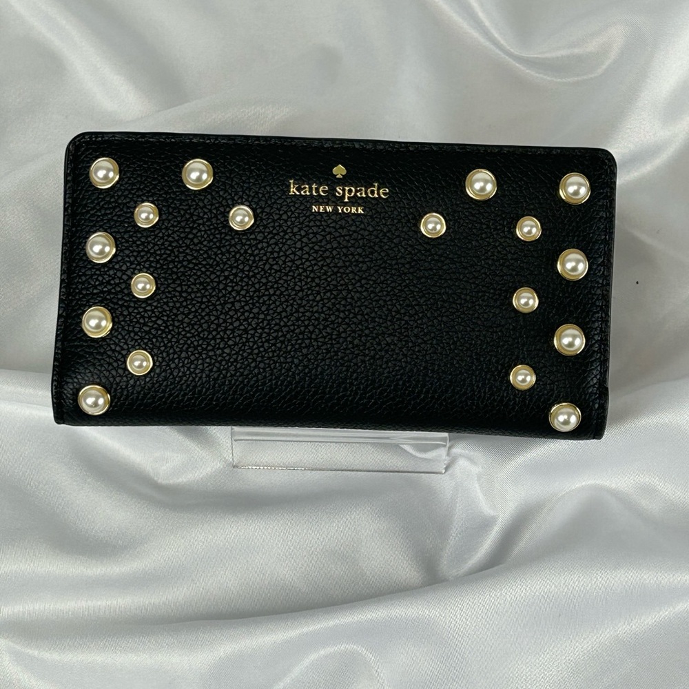 Kate Spade Pearl Wallet - 💯 Authentic